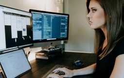 Small Business Project Management: ClickUp vs Monday.com for Managing Growing Teams