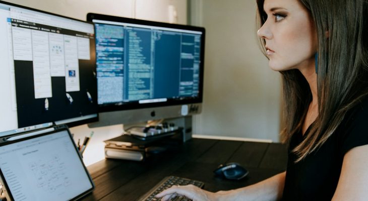 Small Business Project Management: ClickUp vs Monday.com for Managing Growing Teams