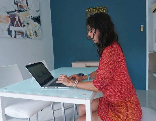 5 Runway Competitor Platforms for Motion Graphics and AI Video Creation