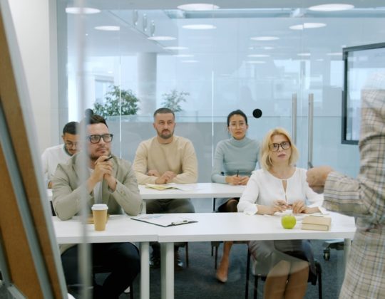 7 Presentation Tools Better Than PowerPoint for Interactive Business Presentations