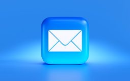 Get Rid of Contact Photos in iPhone’s Mail App