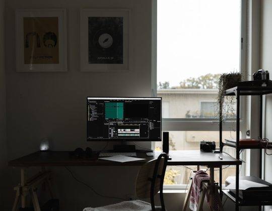 Most Customizable Business Card Makers for Designers Wanting Creative Control