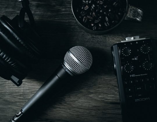 How to Find a Song by Humming: Best Apps and Methods