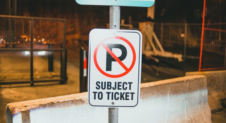 Customer Support Reviews for Wireframing Tools: 3 Ways Figma, Balsamiq, and UXPin Fit Different Teams
