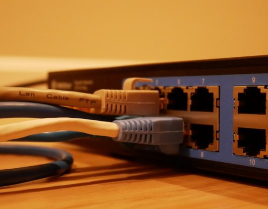 How to Check Wi-Fi Security: Fing vs WiFi Analyzer for Network Testing