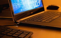 ClickUp vs Monday: Comparing Project Planning and Team Collaboration