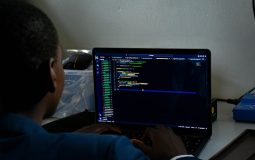 5 AI Pair Programming Platforms That Compete With Replit AI