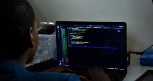 5 AI Pair Programming Platforms That Compete With Replit AI