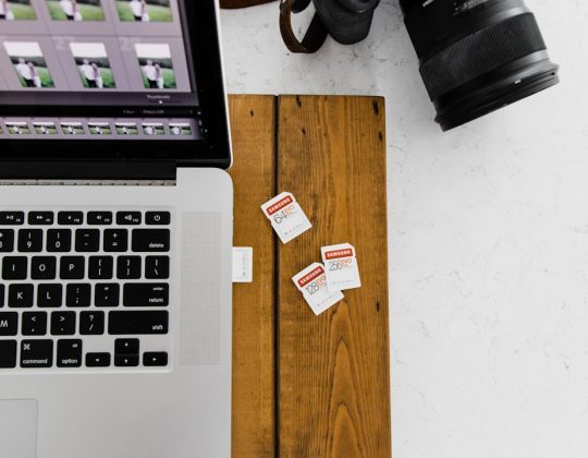 Top Business Card Makers for Clean Card Layouts