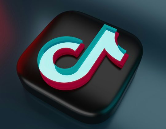 10 Mobile-First Logo Generators for Editing on the Go