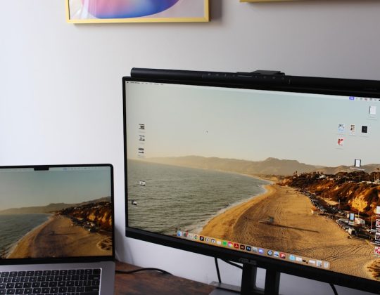 Monitor Showing Black Screen With No Cursor? 8 Causes and Proven Fixes