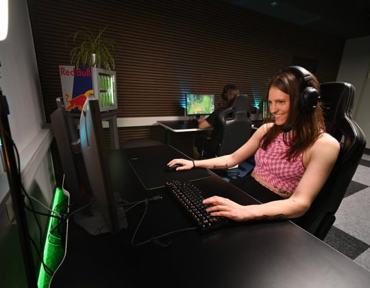 How to Use Game Voice Chat While in Party Chat