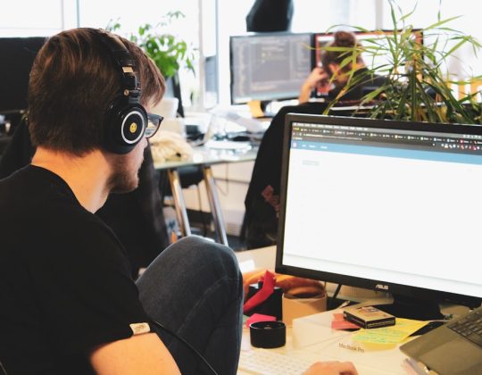 4 Call Center QA Platforms Like EvaluAgent That Help Improve Customer Experience