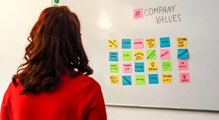 Personal Seller: Salesforce vs HubSpot for Managing Personal Selling