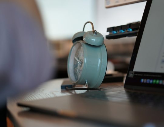 Mental Health in Sales: Headspace vs. Calm for Managing Sales Stress and Burnout