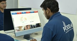 Gemini vs Claude: Which AI Assistant Is Better for Analyzing Long Business Documents?
