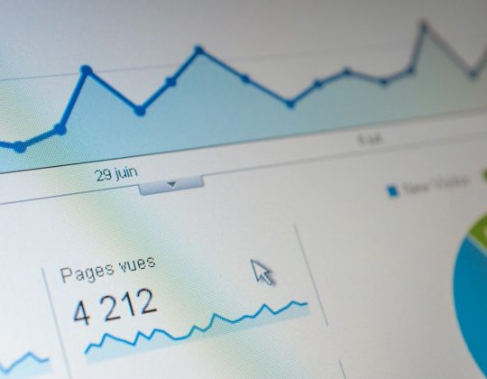 Free Newsletter Websites: Substack vs MailerLite for Building an Audience