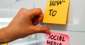 How to Send an Email to All Contacts in Gmail: Gmail vs Mailchimp for Bulk Outreach