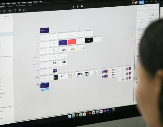 Brand Performance Analysis With Generative AI: Brandwatch vs Talkwalker for AI Brand Analysis